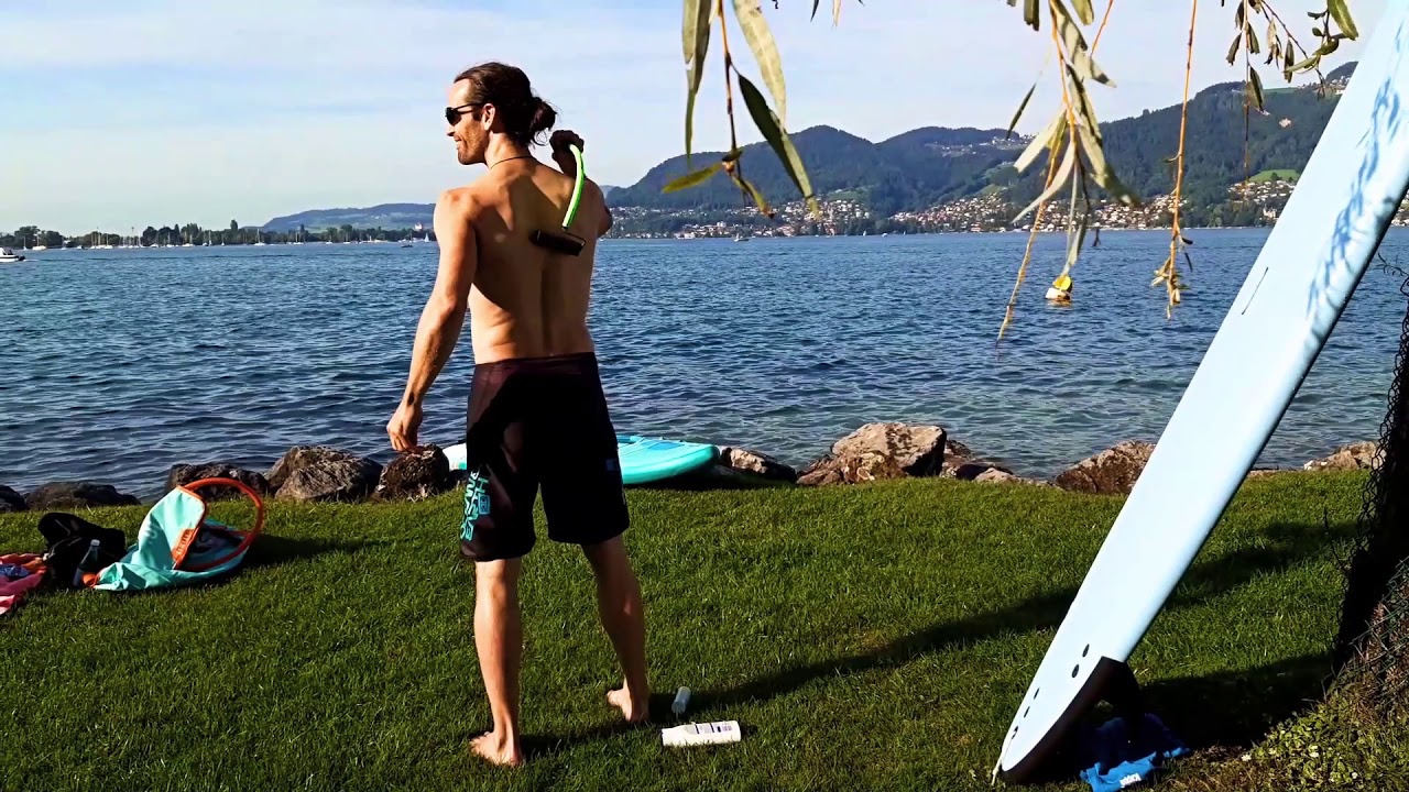 R&uuml;cken eincremen mit Lotionbow, f&uuml;r #Surfen #Schwimmen #Segeln #Schnorcheln, #Chillen, #relaxen