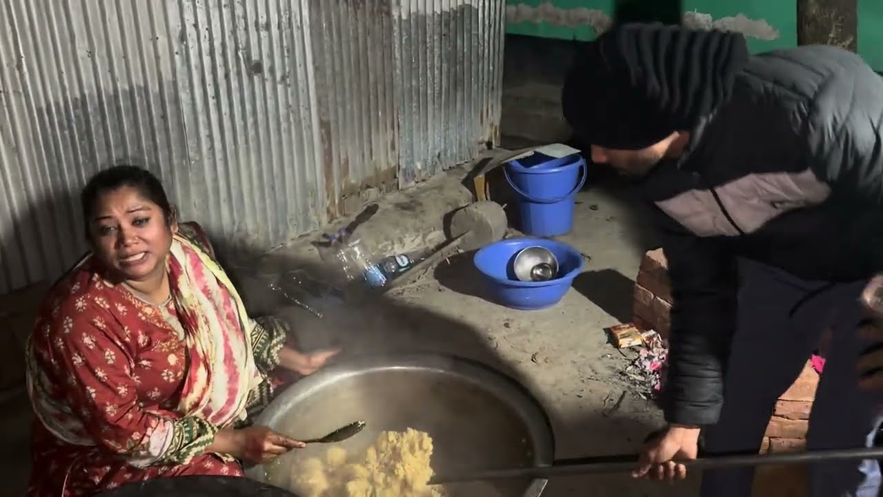 বড় পাতিলে বাড়ির সবার জন্য রান্না করলাম