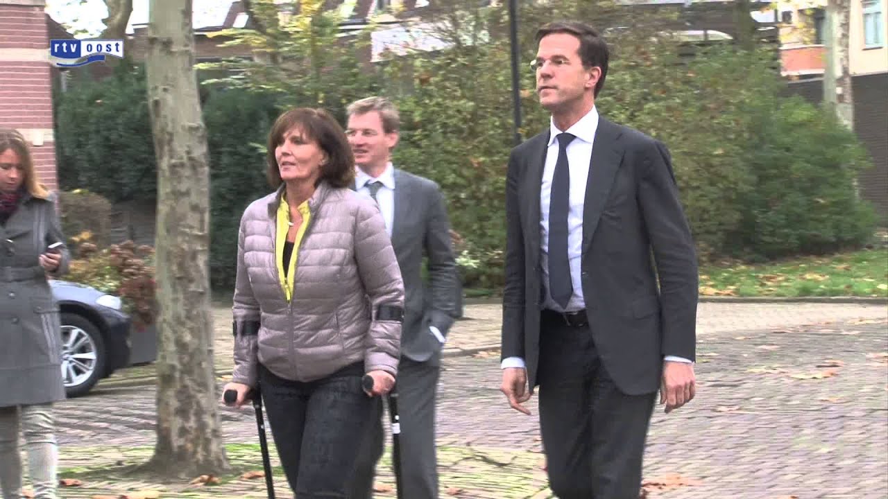 Minister-president Rutte bezoekt daklozenproject Almelo