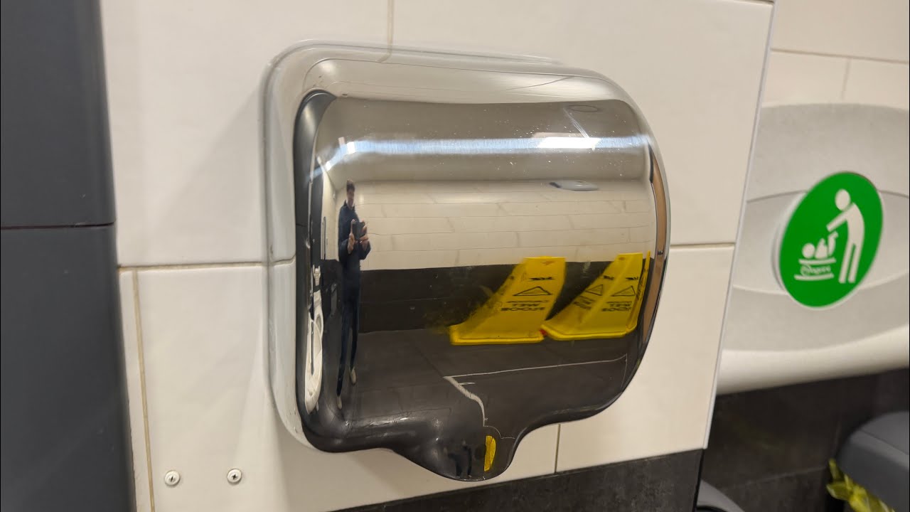 Disgusting Toilet Replacement Dryer Kuaierte K2008 @ McDonald’s ♿️ Lichfield 