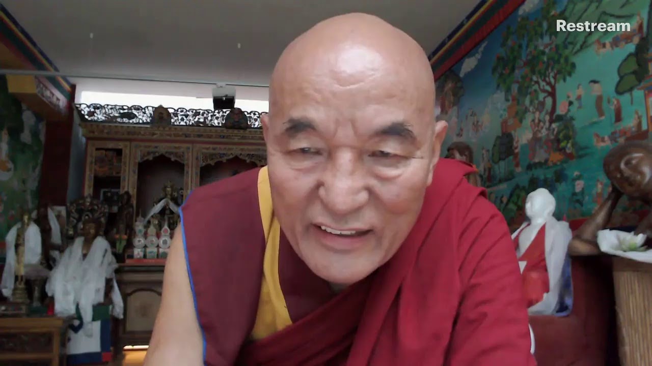 Práctica de Gurú Yoga de Chenresik y recitación del mantra OM MANI PEME HUNG,