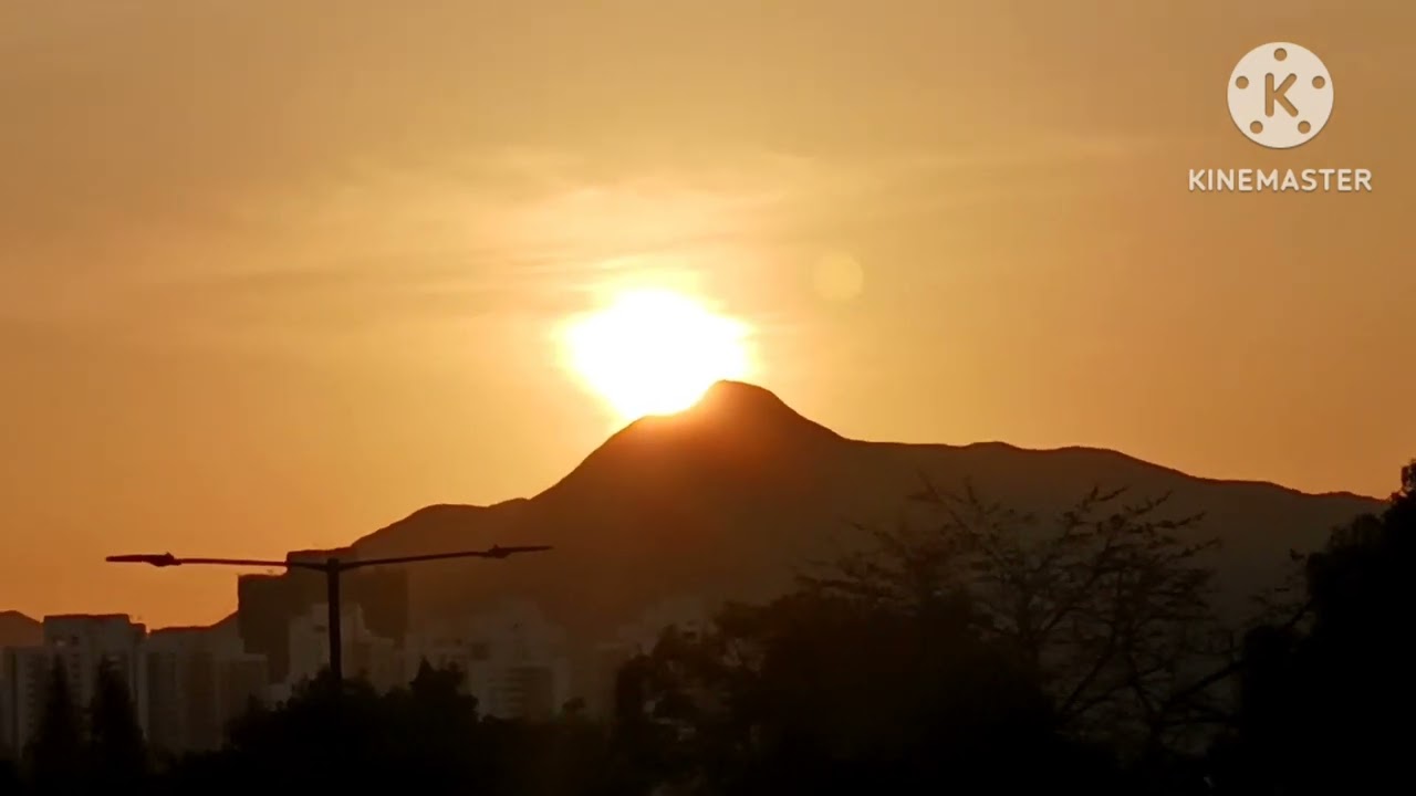 THE GOLDEN SUNSET
