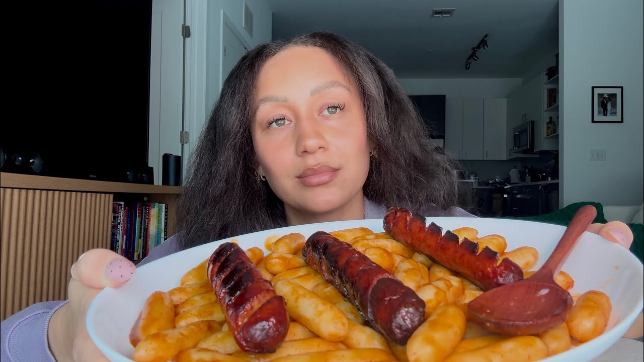 Just some tteokbokki & sausage! ◡̈