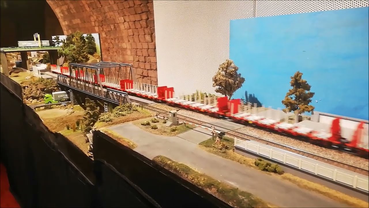 PT TRAINS SGNSS