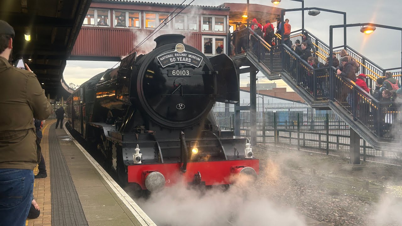 Trains and tones at Askham Bar & York Railway/Train Station (14/12/25 (Inc: full banana, Scotty))