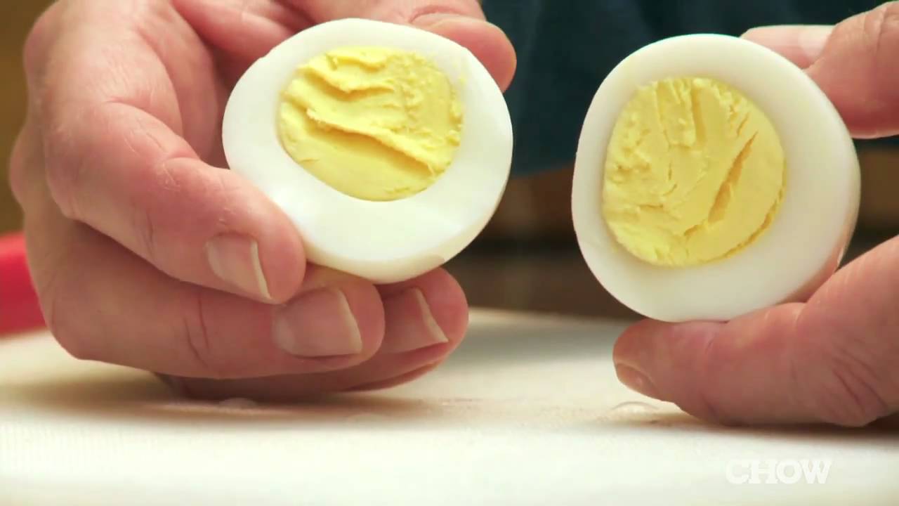 How to Make the Perfect Hard Boiled Egg - CHOW Tip