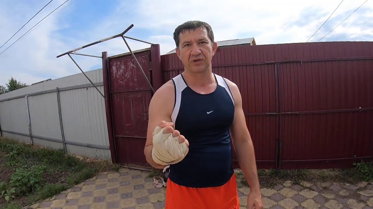 Сделай из кулаков КАСТЕТЫ. Как набивают кулаки КАРАТИСТЫ и БОКСЕРЫ.