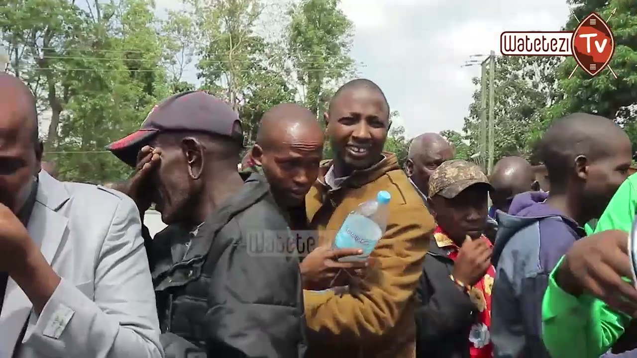 MBUNGE WA NGORONGORO AMWAGA MACHOZI BAADA YA WASHTAKIWA 24 KUFUTIWA KESI YA MAUAJI LOLIONDO