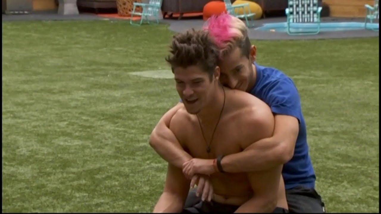 BB16 8/03 4:24pm - Zach & Frankie Share a Bean Bag While Talking to Cody & Chris