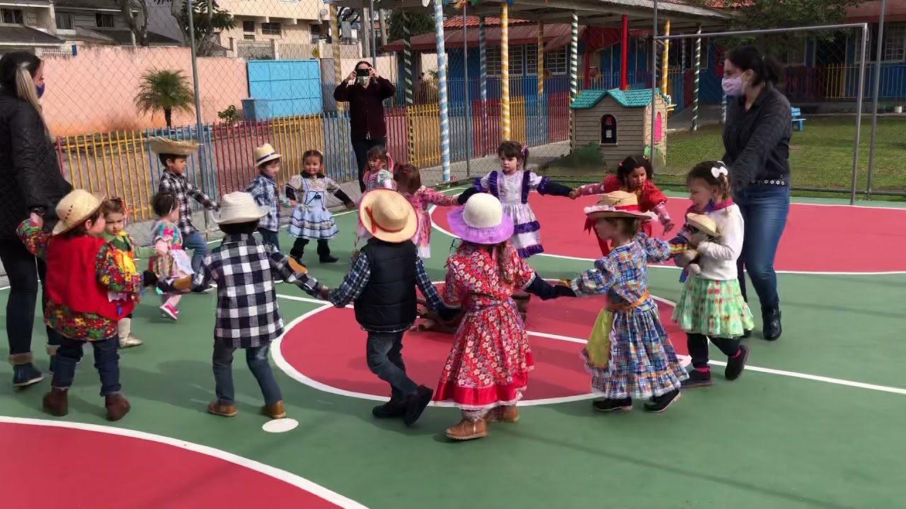 Pula fogueira maternal