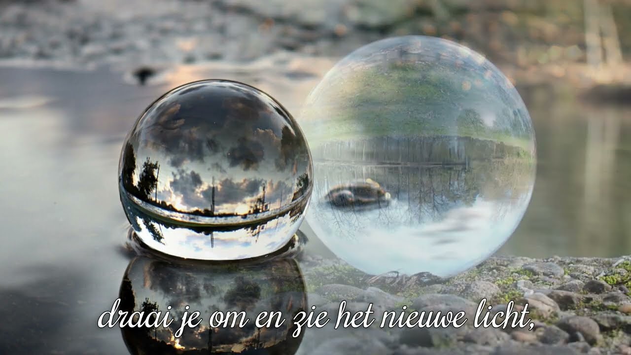Waar de mensen dwalen in het donker / In a world where people walk in darkness.