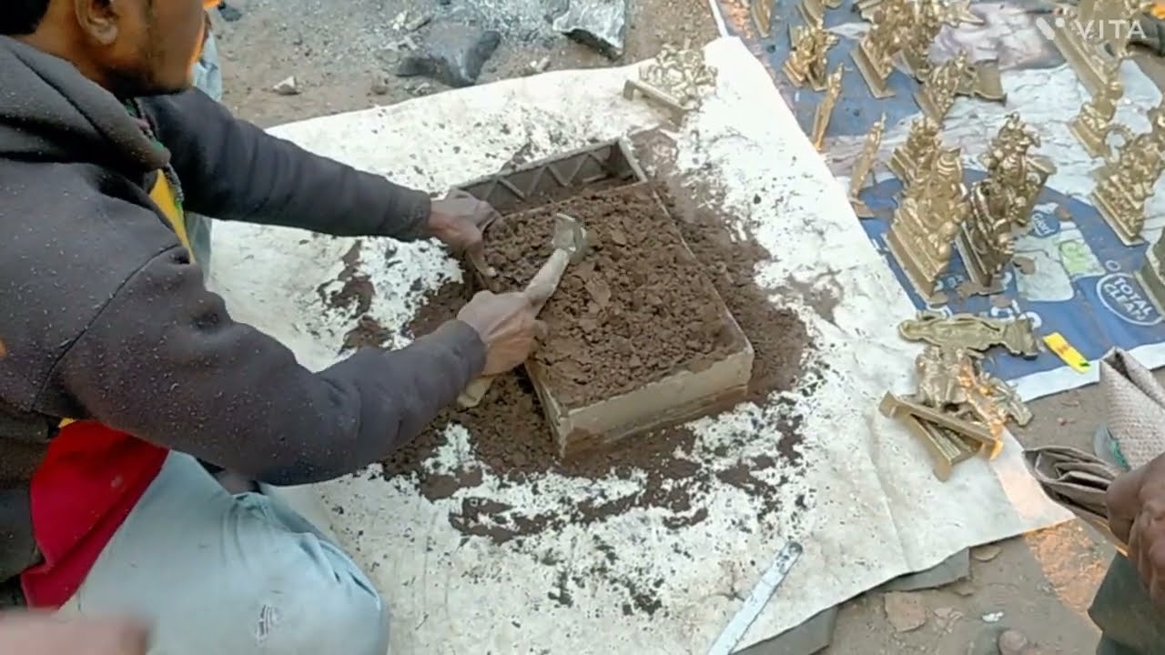 it's amazing work  लाइव मूर्ति बनाते हुए दिखने वाले है https://youtu.be/Fg2wwcnClZw