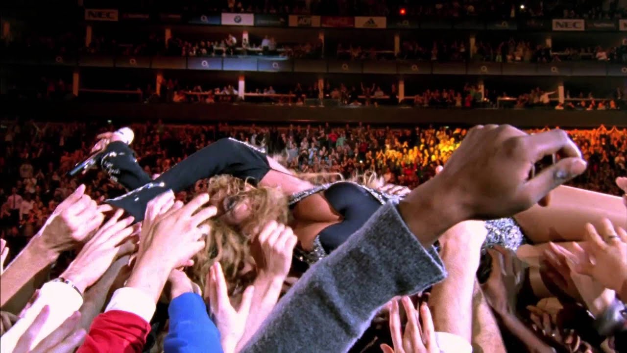 Beyonce stage diving during 