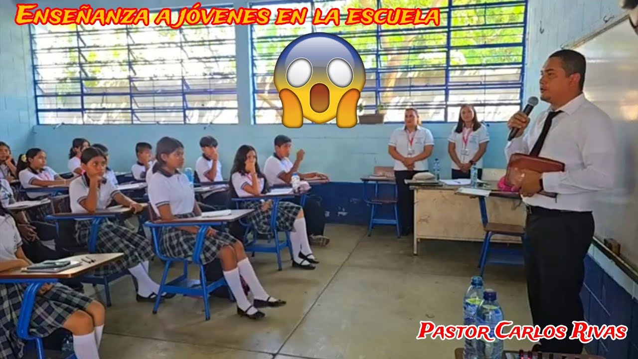 Pastor Carlos Rivas | Predicando la palabra de DIOS a Jóvenes en la Escuela
