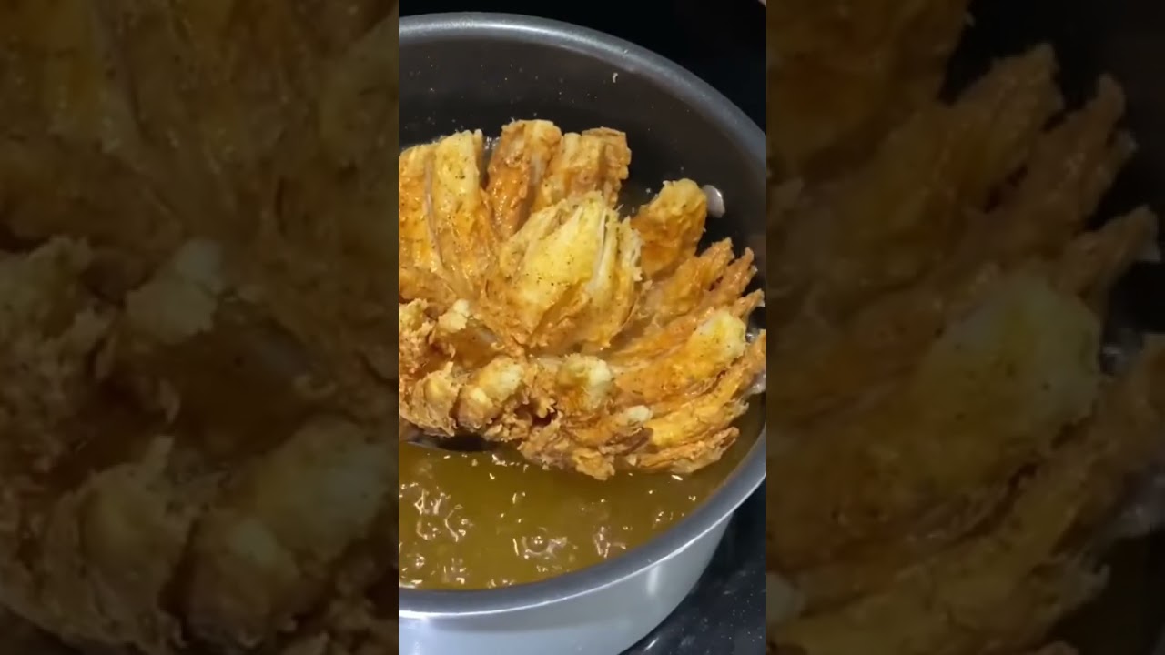 زهره البصل بطريقة اوتباك Outback blooming onion 🧅