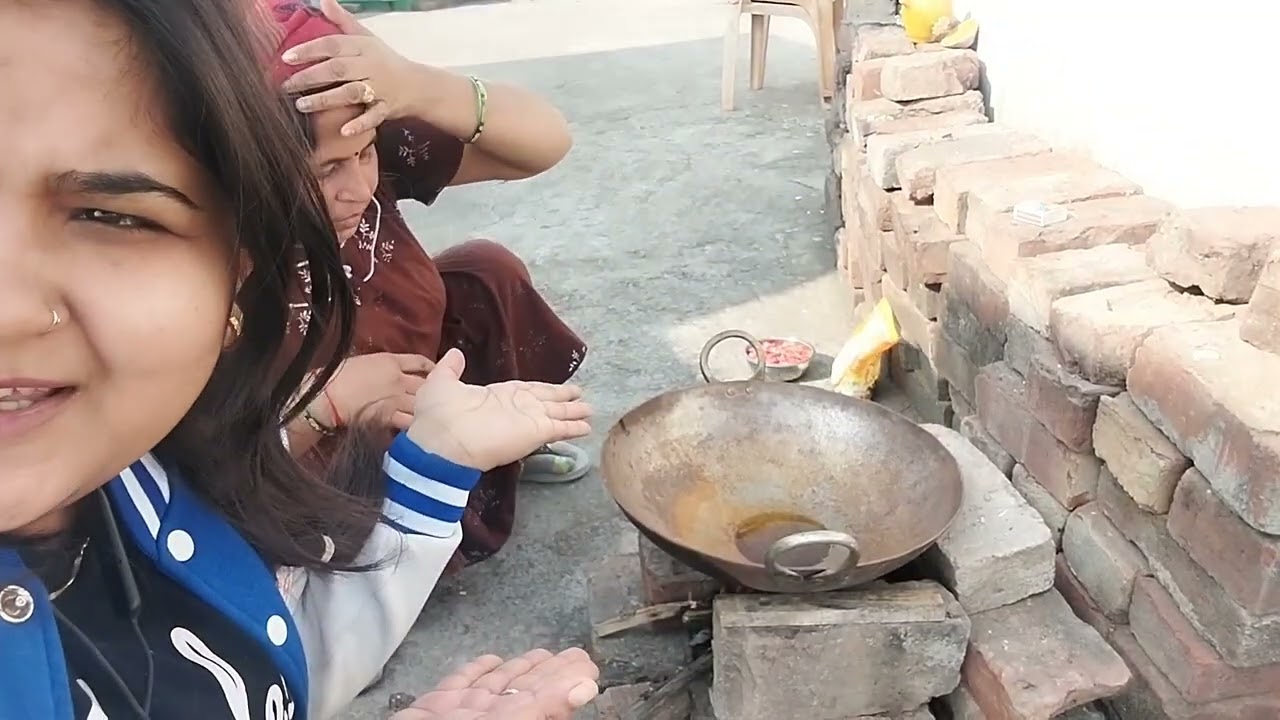 Sardiyo☃️ mein bnaya chule pr khana🍲🥘!!!@@oshimarathore8584 