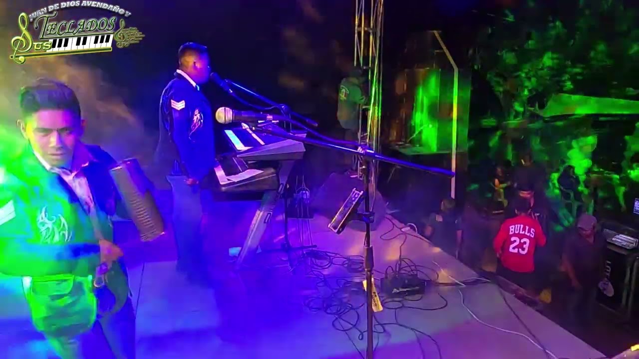 JUAN DE DIOS Y SUS TECLADOS CON EL TEMA TOTOTEPEC Y SUS MUJERES
