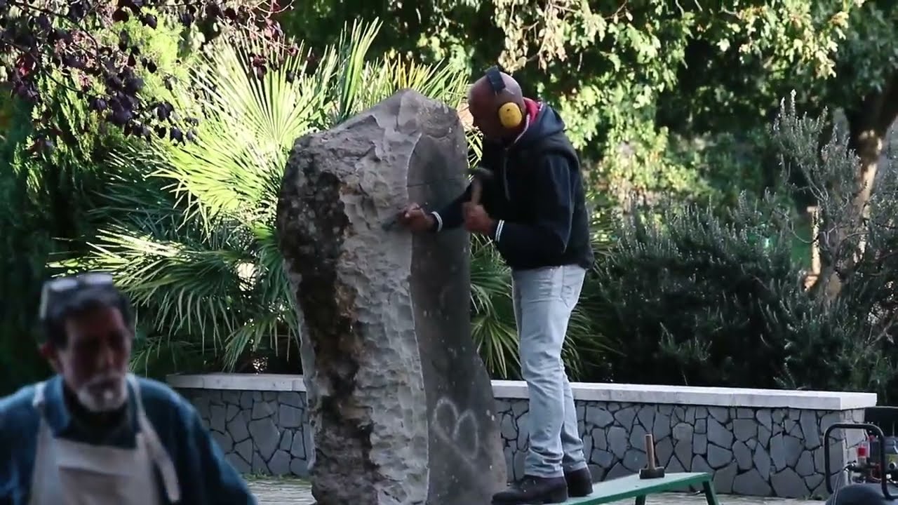 Simposio di Scultura su Pietra Trachite, Cossoine (SS), 13 Novembre 2023-Primo giorno, inizio opere.