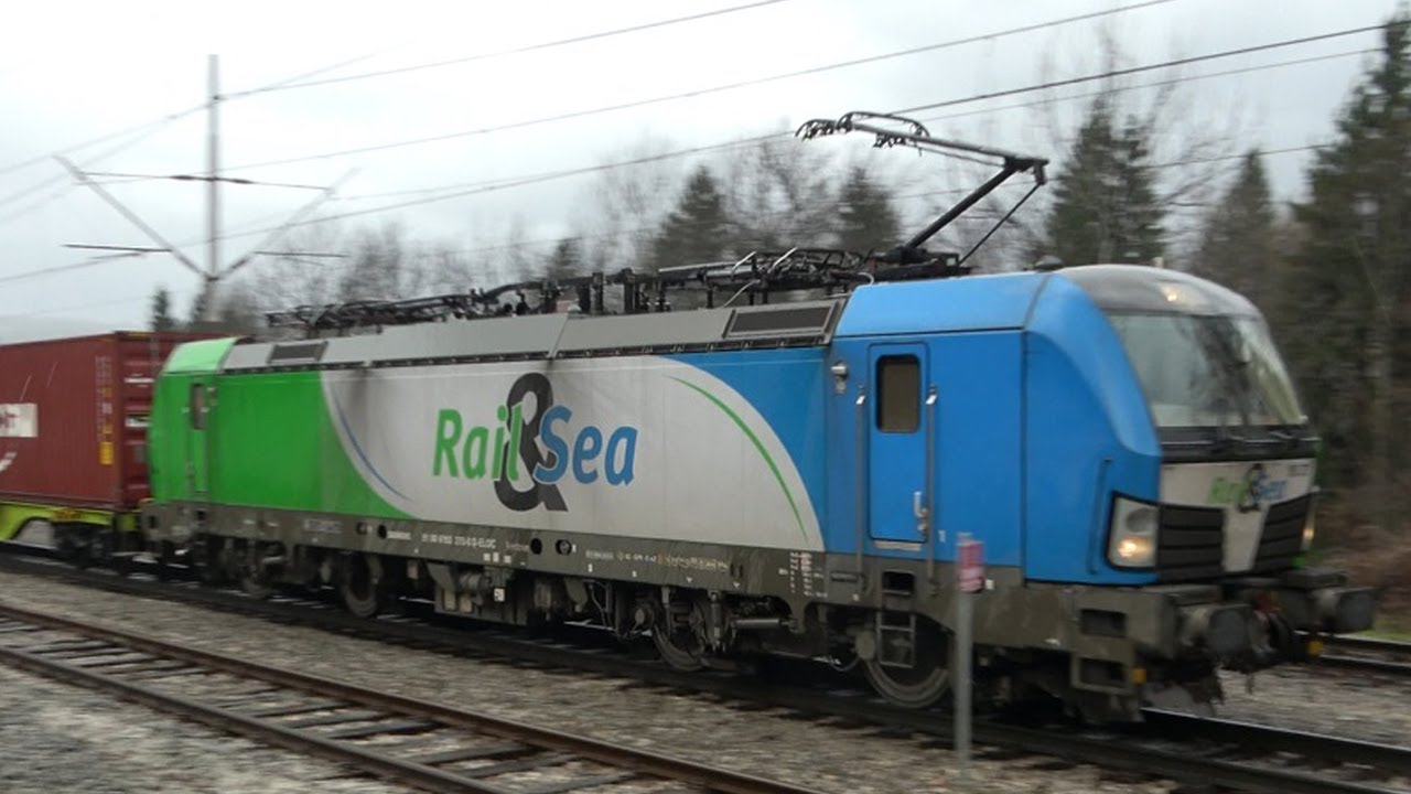 Rail & Sea freight intermodal train, Locomotives: Simens Vectron  9181 1293 273-0, Skrad 2.12.2023