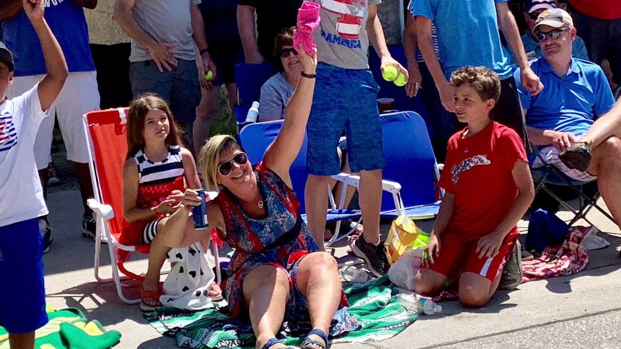 Country In The Burg in the 4th of July Parade in Cedarburg WI