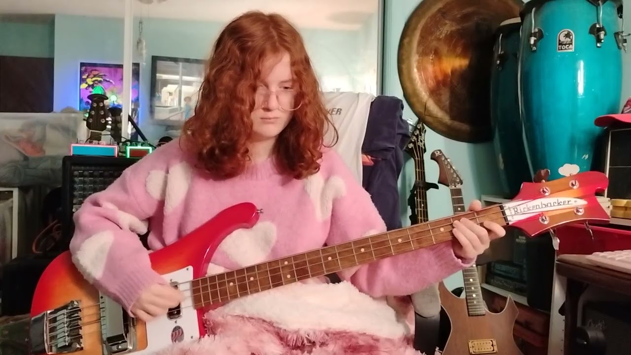 Little Guitars/Van Halen bass play along by Cara