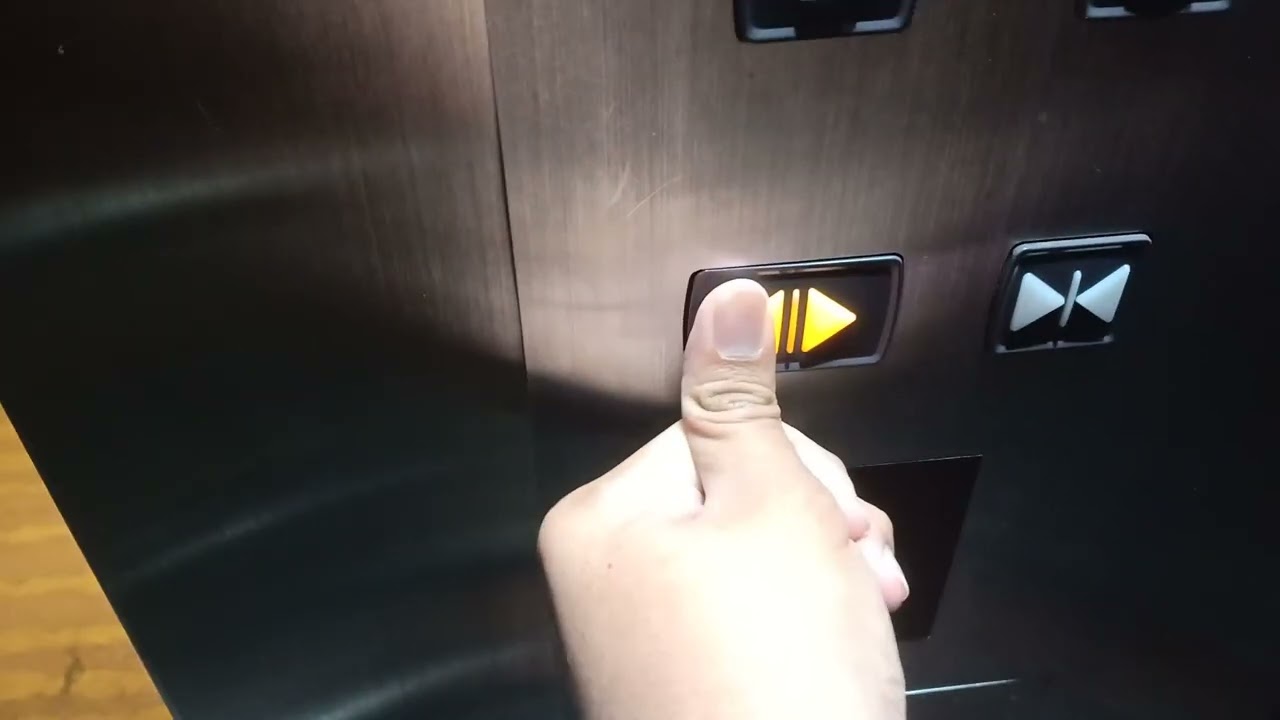 mitsubishi elevator at js luwansa hotel and convention center jakarta