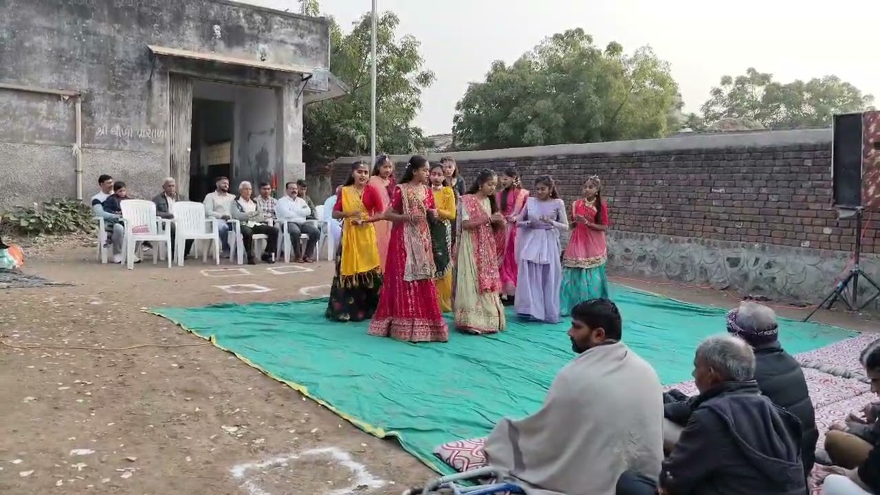 સ્વાગત ગીત ઘર મંદિર સે નહીં હો કમ 