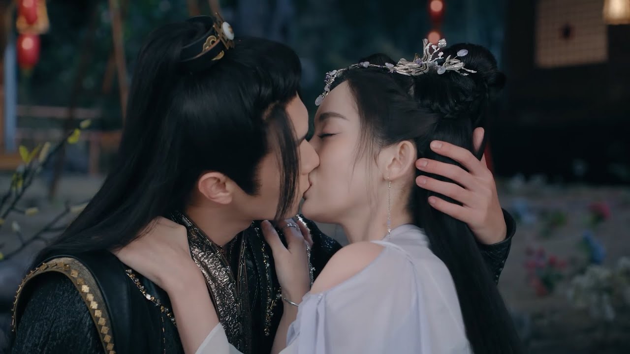 雪鹰直言靖秋比画上的女子还美，靖秋感动送上香吻！【雪鹰领主 Snow Eagle Lord】