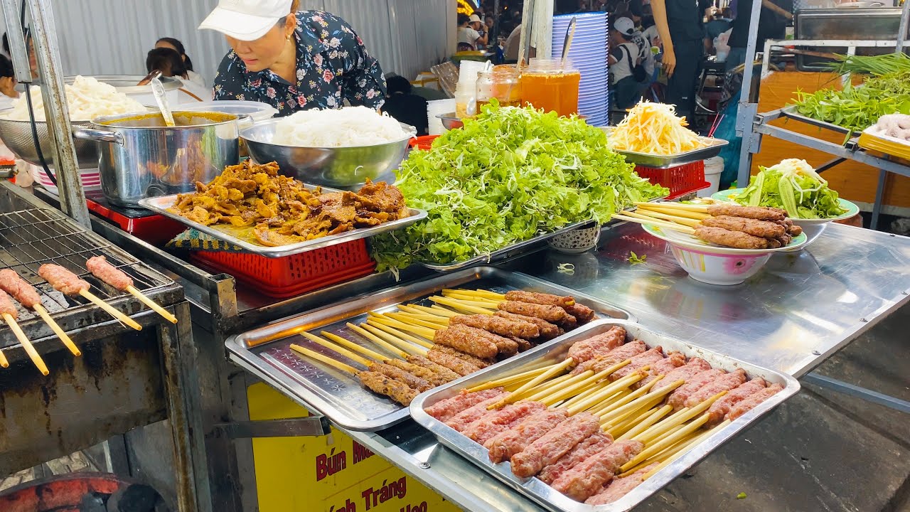Vietnamese Street Food Market in Da Nang
