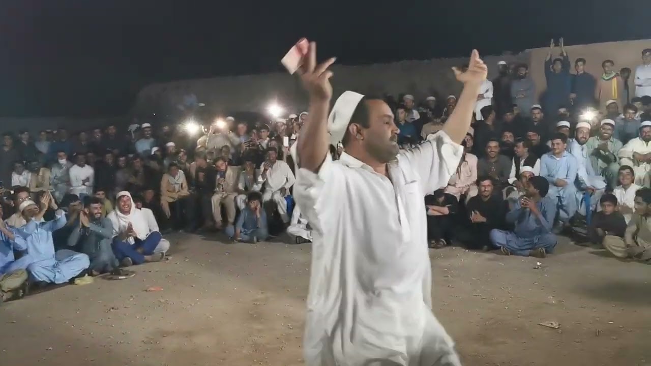 Ashraf Gulzar mast program da Zeeshan pa wada ke.