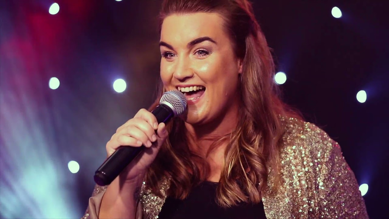 Amy Lou - Live