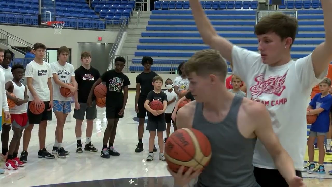 Drew Hanlen at YellowJacket Arena @hoopphiacademy2198 #puresweat