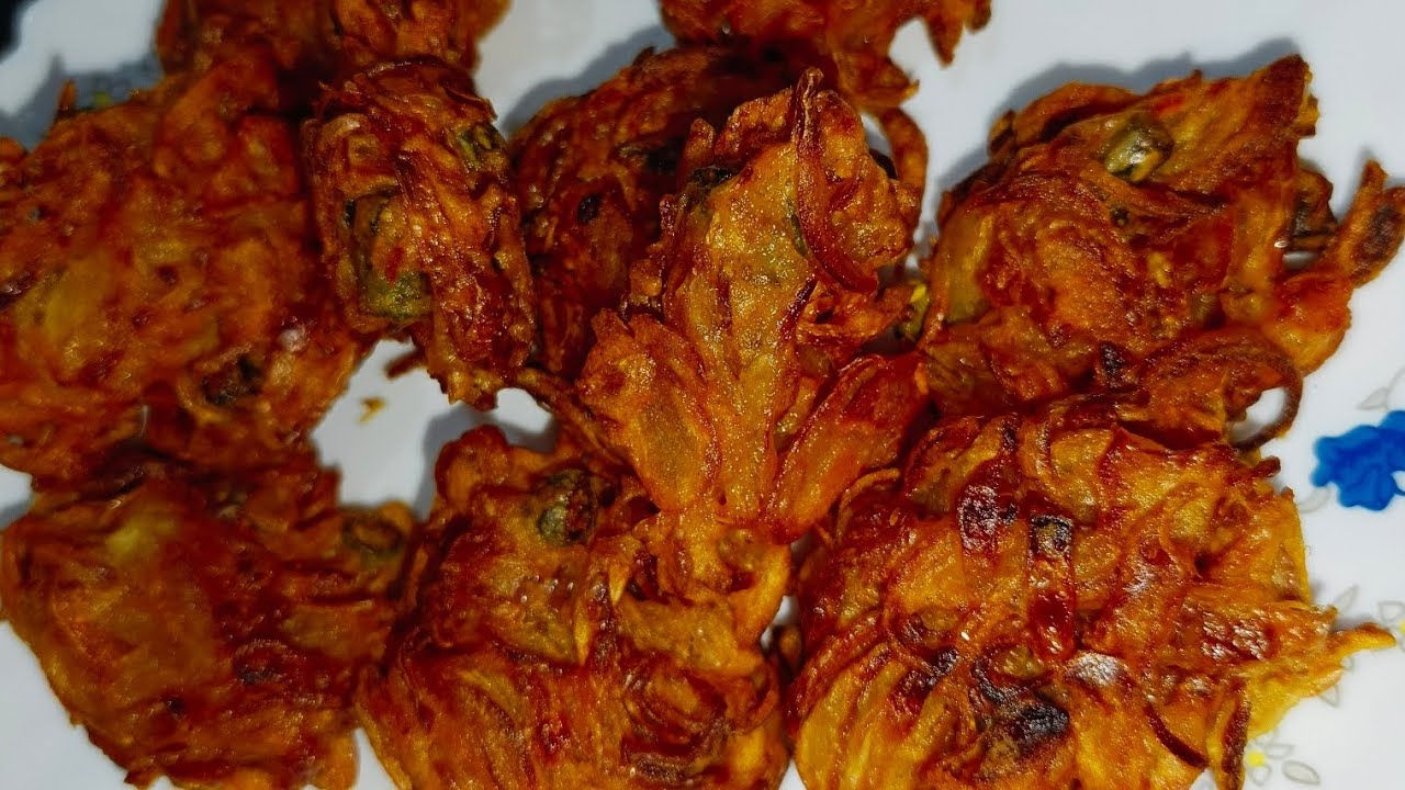 বাড়িতেই সহজ ভাবে বানিয়ে নিন মুচমুচে পেঁয়াজু। #snacks #onion #food #recipe #cooking #yt  #viral 