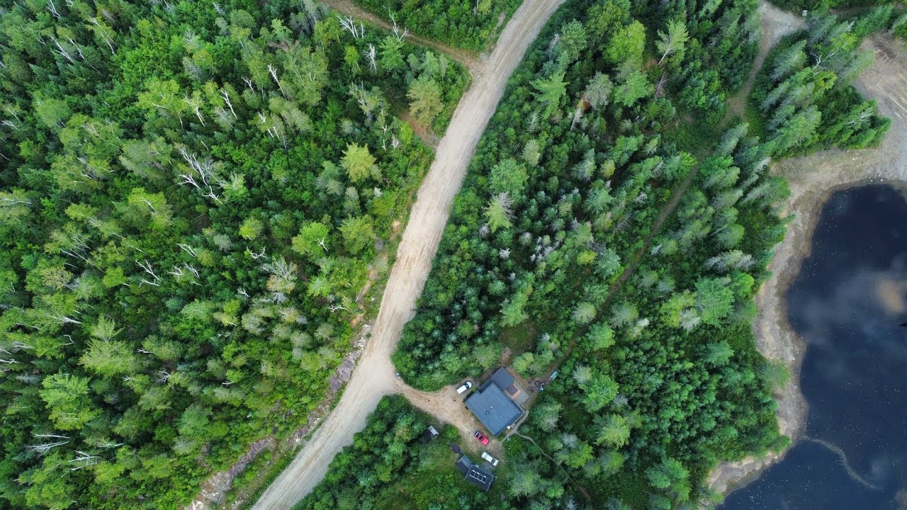 Exploring Saint-C&ocirc;me, Qu&eacute;bec - 4k Cinematic Drone Tour