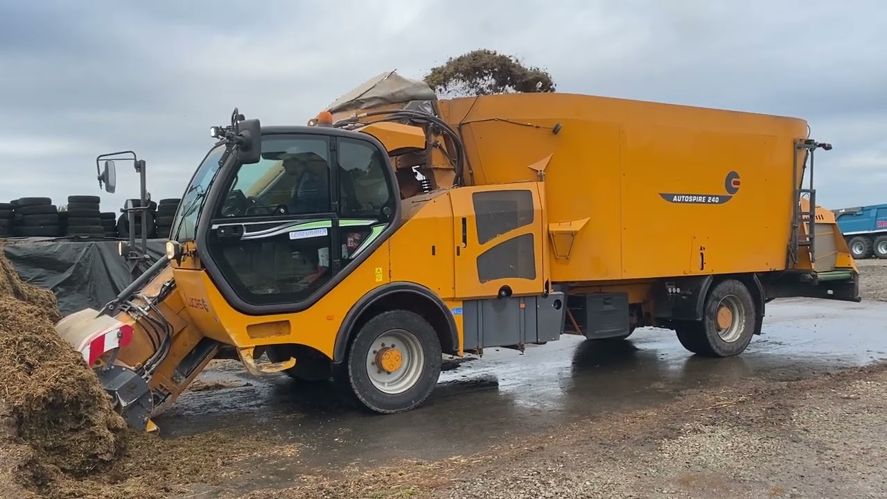 #VENDU# Désileuse automotrice Lucas AUTOSPIRE 240 (1)