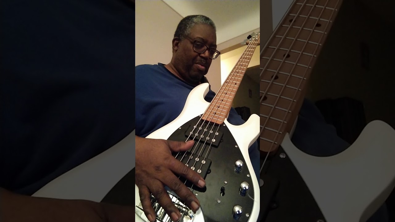 STERLING BY MUSICMAN Stingray HH - maxproud
