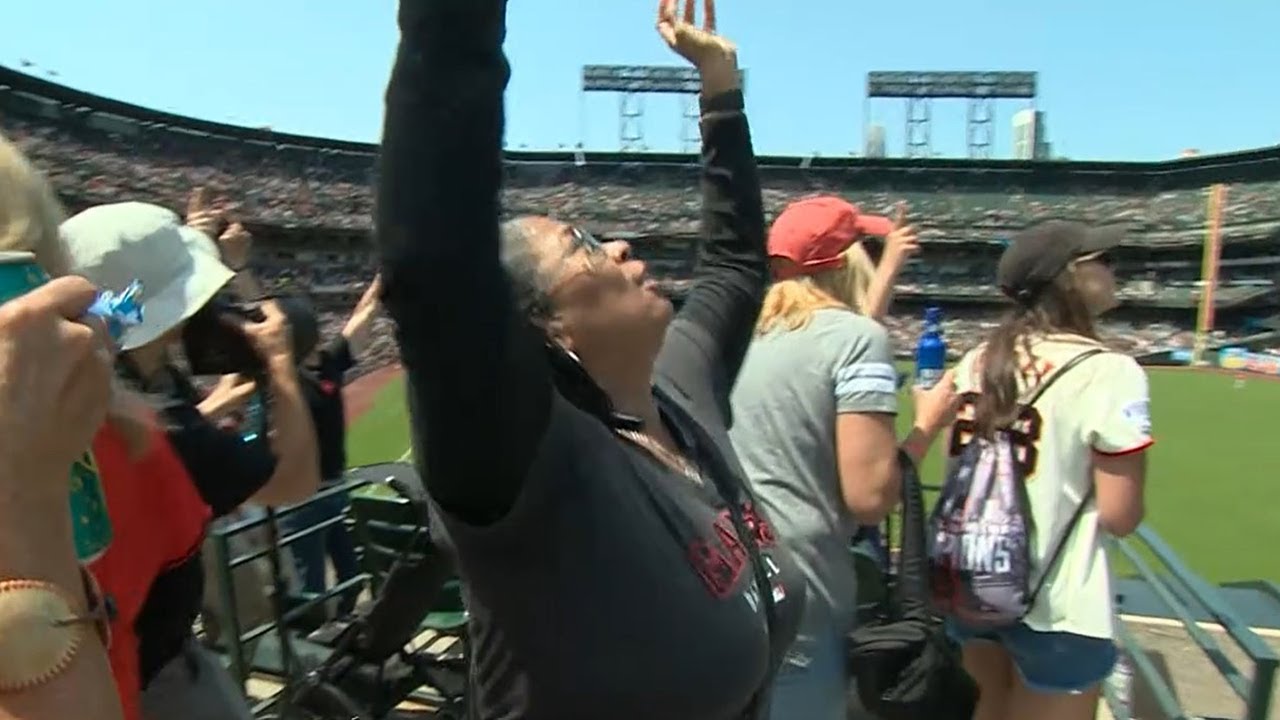Giants OF hits ball into McCovey Cove OVER HIS MOM'S HEAD! (Lamonte Wade Jr. smashes ball!)