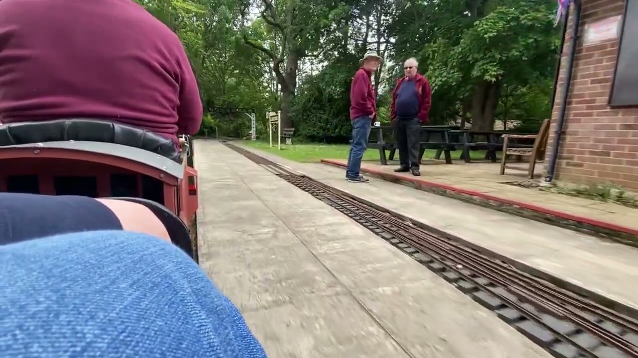 A ride round the Coate Water Miniature Railway behind D8017 ‘Andy Harkness’. 08.06.25