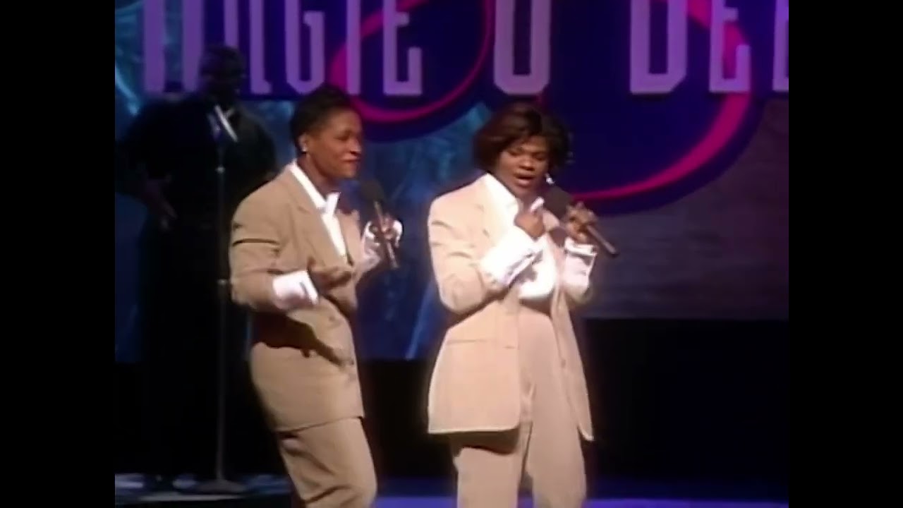 Angie And Debbie Winans: Light Of Love (Live At The Apollo)
