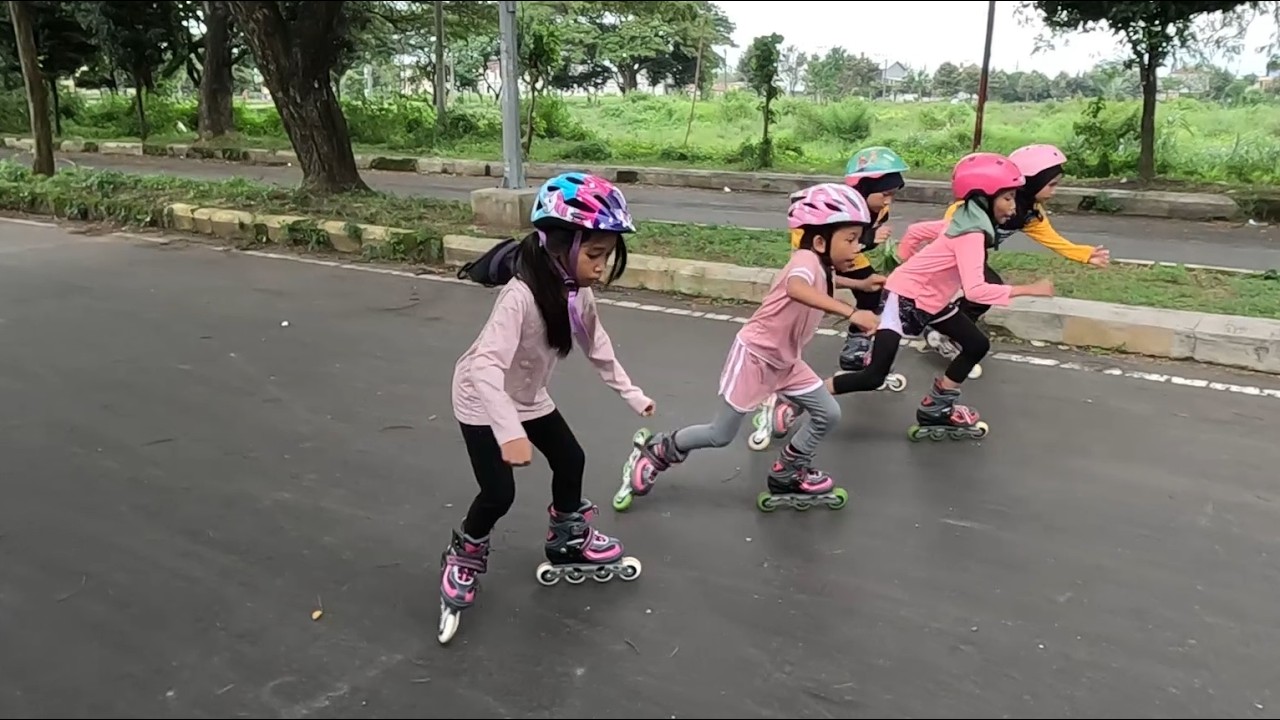 Meski Puasa Tetap Latihan Sepatu Roda di Gor Jayabaya   Combinasi Freeslty dan Speed