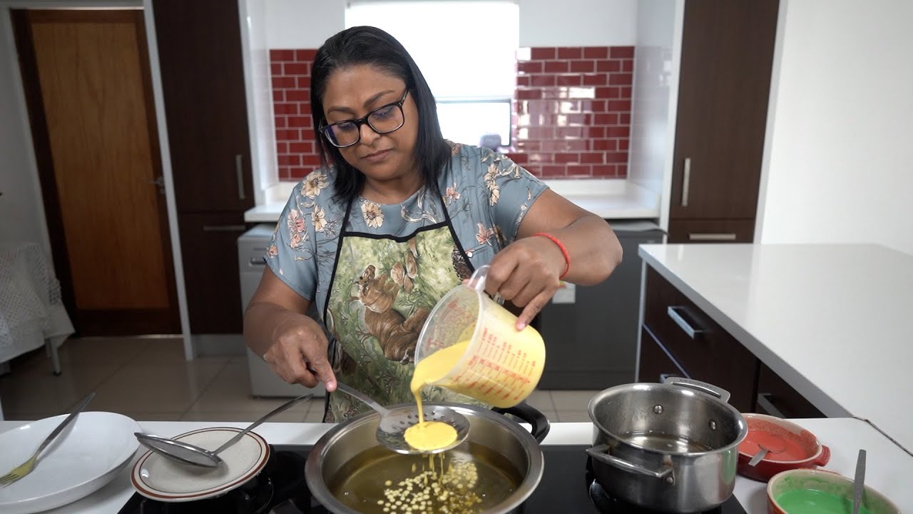 Готовим красочный и вкусный Ладду - второй рецепт от моей племянницы Хейзел!