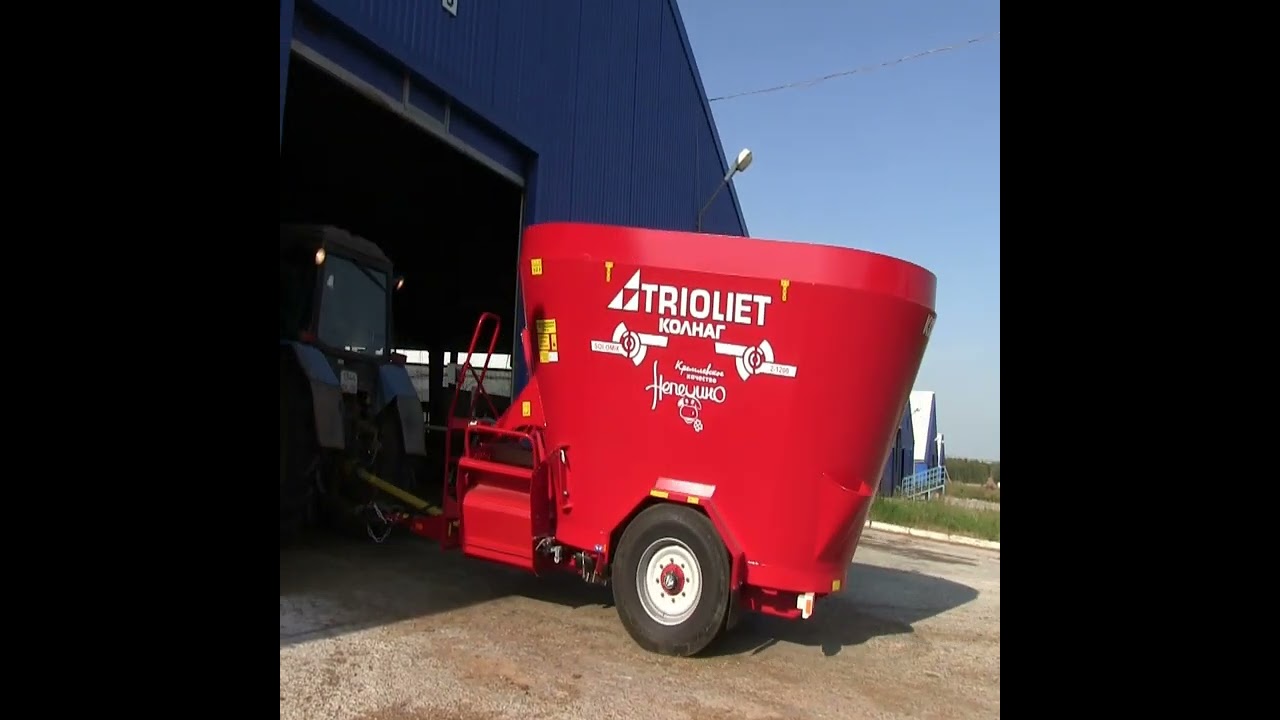Mixer feed dispenser cattle, equipment for feeding cows on a dairy farm