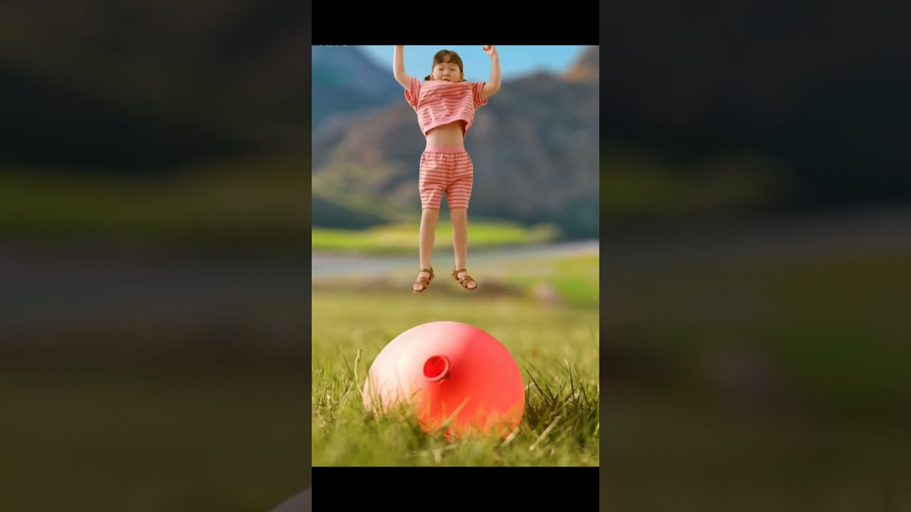 A cute small baby girl jump on Bloon #youtubeshort #youtubeshorts #4vloggetiers