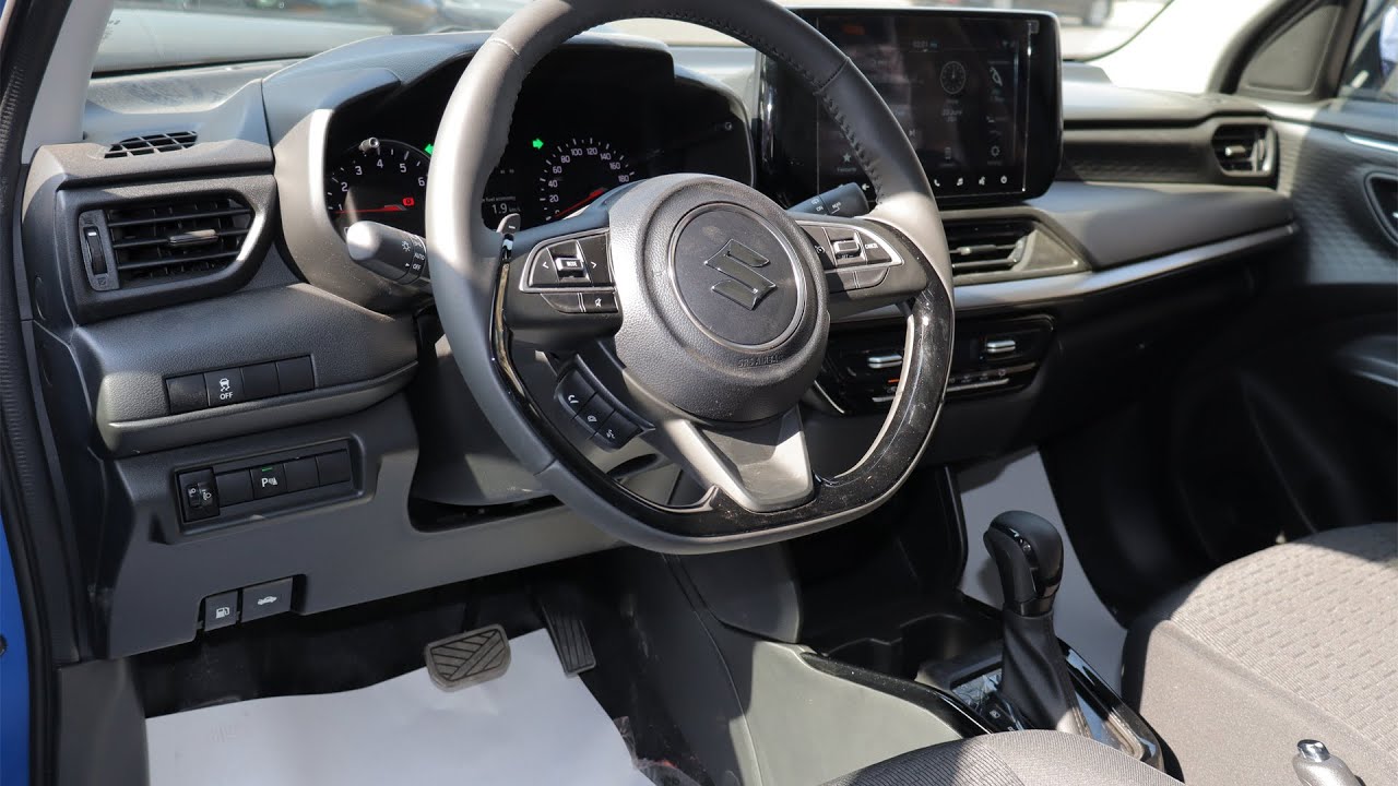 Suzuki Swift 2025 GLX, Синий, Обзор интерьера