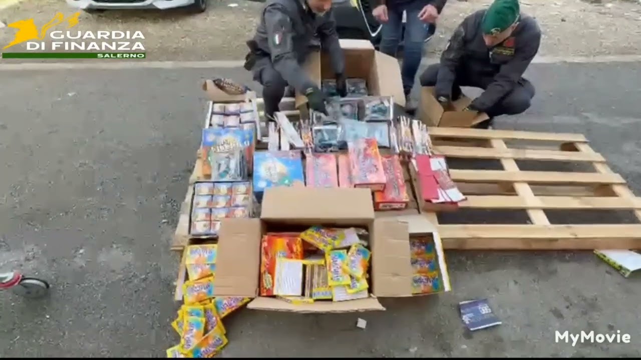 SALERNO: SEQUESTRATI PRODOTTI CONTRAFFATTI E NON SICURI E ARTICOLI PIROTECNICI ILLEGALMENTE DETENUTI