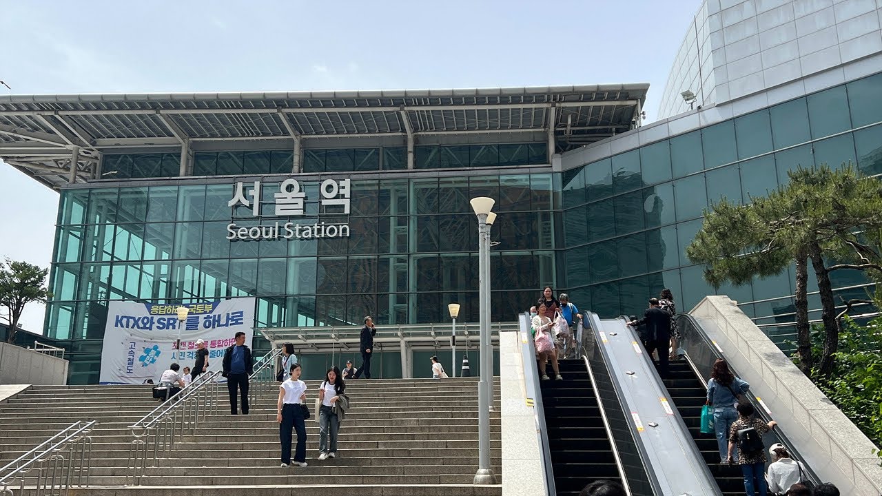 SEOUL, KOREA / Seoul KTX Train Station / 서울역 둘러보기