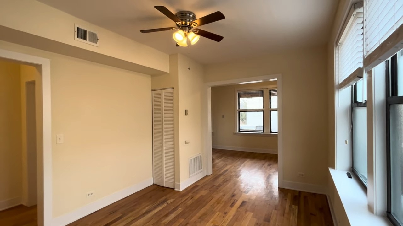 343 Park Ave #12  |  Updated 1-Bedroom Apartment in Glencoe, IL