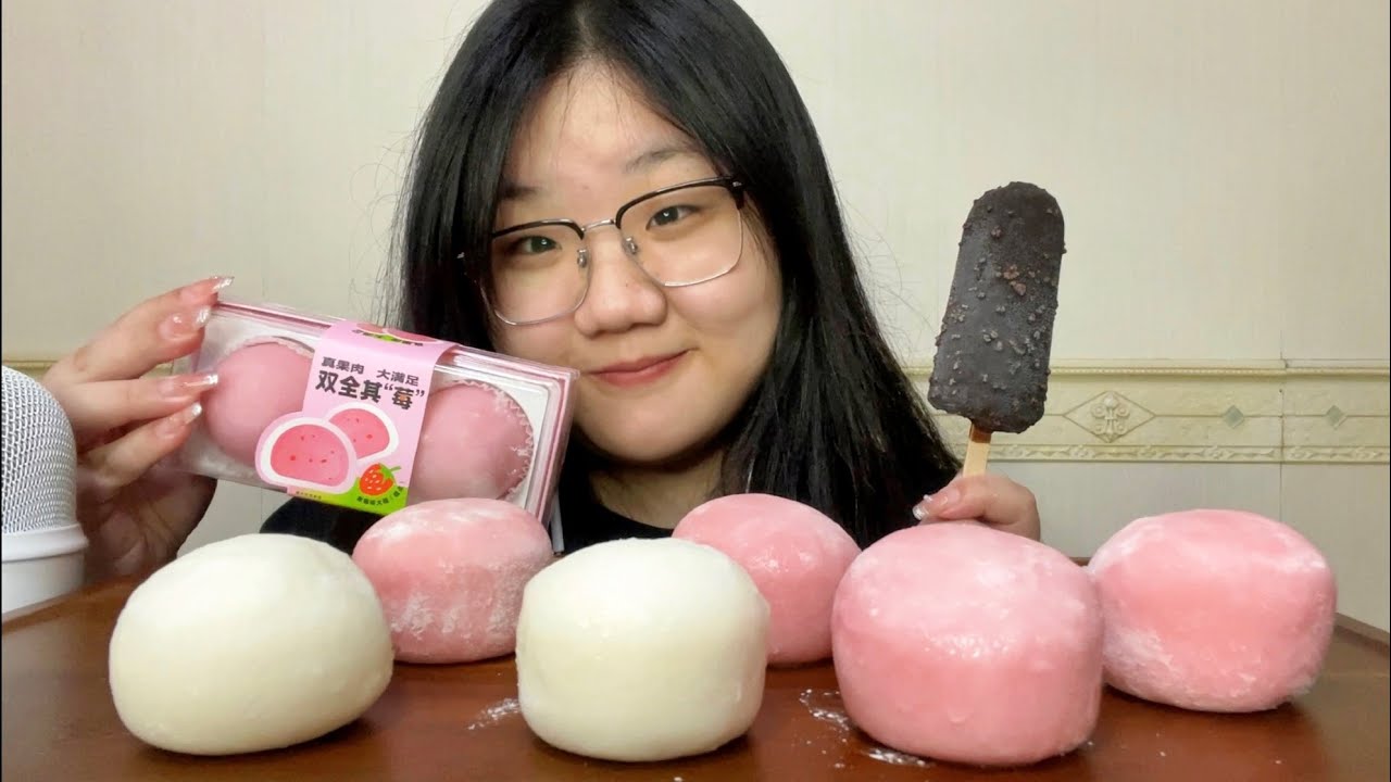 ASMR | Eating Mochi Ice Cream🍡& Vanilla and Chocolate Ice Bar🍫