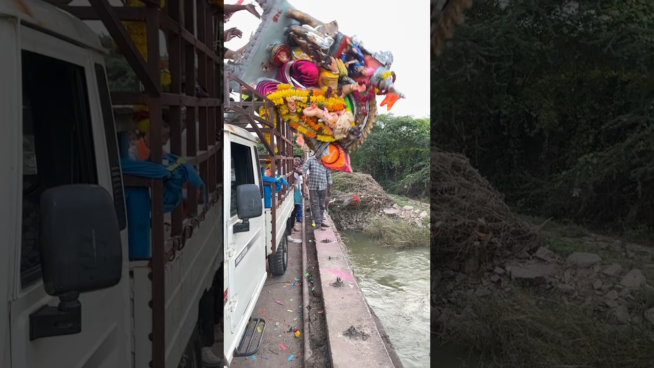 Wrong way of Ganpati Visarjan - Ganpati Visarjan #ganpati #Ganesh nimajjanam #ganeshnimajjanam