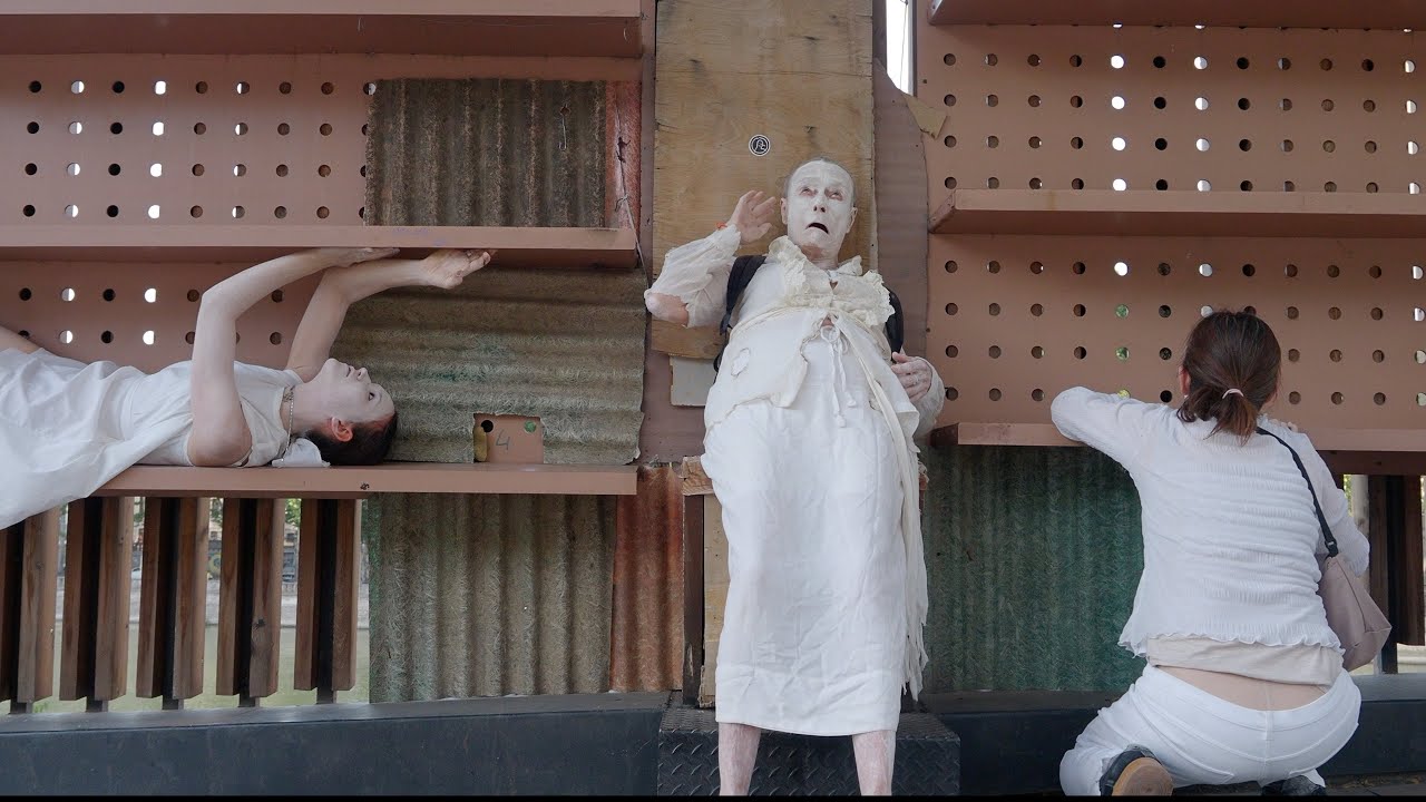Spontaneous Performance #75: Butoh Bizarre Bazaar #sitespecific